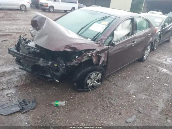 3KPFL4A73JE273317 2018 KIA FORTE - Image 2