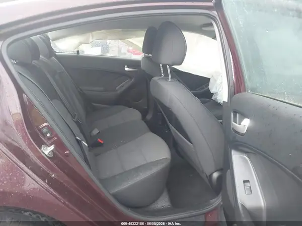 3KPFL4A73JE273317 2018 KIA FORTE - Image 8