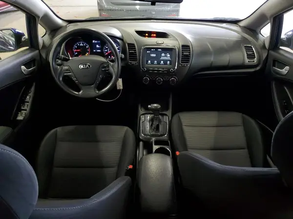 3KPFL4A73JE274161 2018 KIA FORTE - Image 8