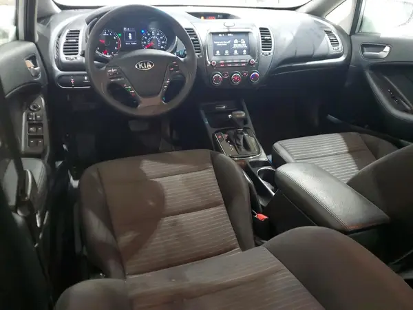 3KPFL4A73JE274824 2018 KIA FORTE - Image 8