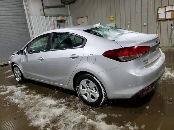 3KPFL4A73JE277772 2018 KIA FORTE - Image 2