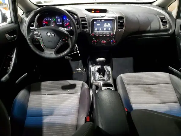 3KPFL4A73JE277772 2018 KIA FORTE - Image 8