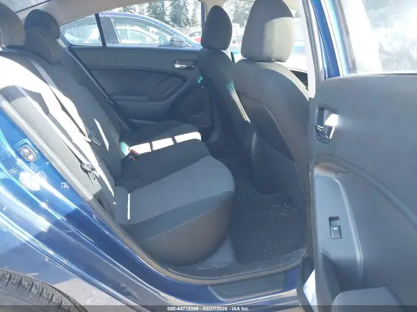 3KPFL4A73JE278078 2018 KIA FORTE - Image 8