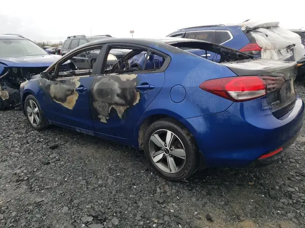 3KPFL4A73JE284110 2018 KIA FORTE - Image 2