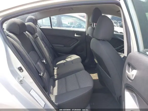 3KPFL4A74HE006052 2017 KIA FORTE - Image 8