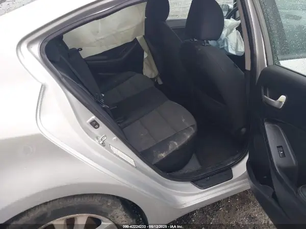 3KPFL4A74HE006665 2017 KIA FORTE - Image 8
