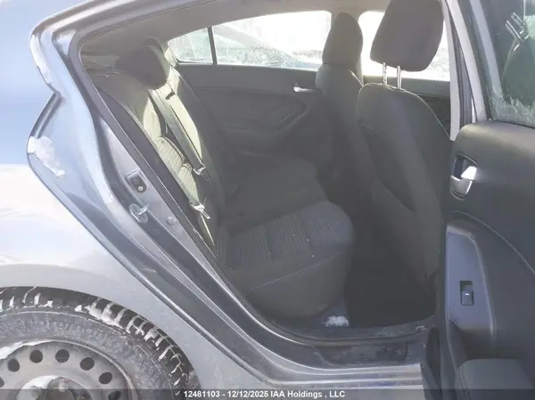 3KPFL4A74HE006892 2017 KIA FORTE - Image 8