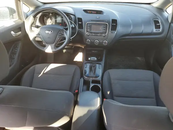 3KPFL4A74HE007587 2017 KIA FORTE - Image 8