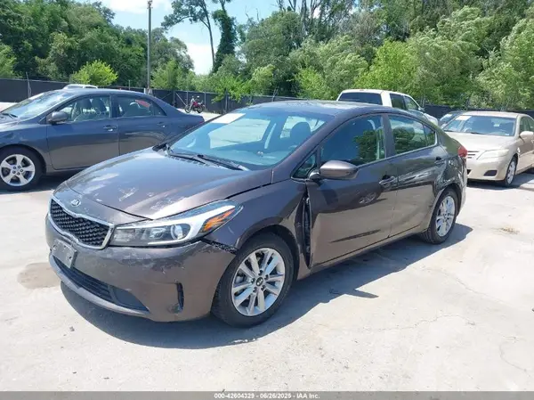 3KPFL4A74HE008559 2017 KIA FORTE - Image 2