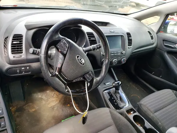 3KPFL4A74HE010733 2017 KIA FORTE - Image 8