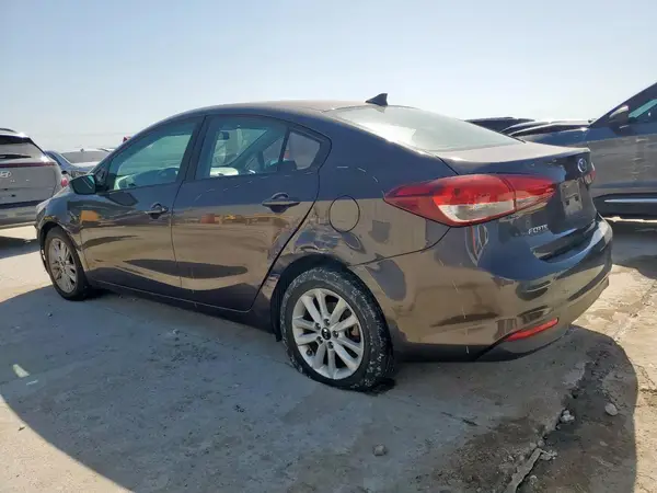 3KPFL4A74HE014569 2017 KIA FORTE - Image 2