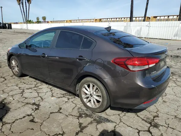 3KPFL4A74HE016452 2017 KIA FORTE - Image 2