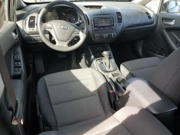3KPFL4A74HE016452 2017 KIA FORTE - Image 8