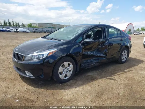 3KPFL4A74HE020887 2017 KIA FORTE - Image 2