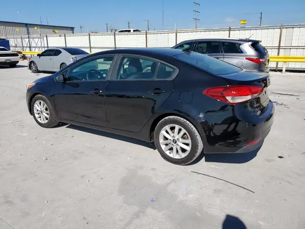 3KPFL4A74HE021120 2017 KIA FORTE - Image 2