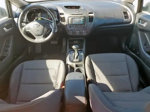 3KPFL4A74HE021120 2017 KIA FORTE - Image 8