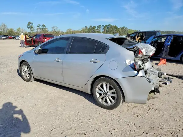 3KPFL4A74HE021201 2017 KIA FORTE - Image 2