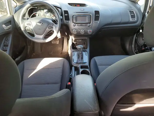 3KPFL4A74HE021201 2017 KIA FORTE - Image 8
