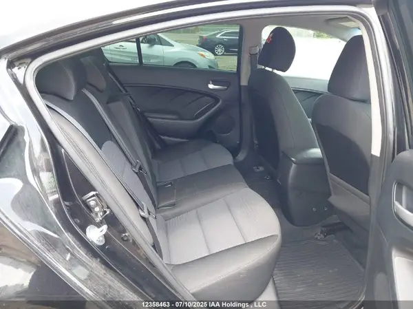 3KPFL4A74HE021781 2017 KIA FORTE - Image 8