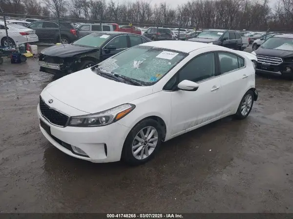 3KPFL4A74HE024065 2017 KIA FORTE - Image 2