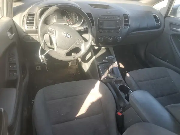 3KPFL4A74HE027242 2017 KIA FORTE - Image 8