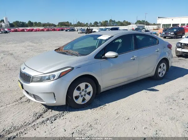 3KPFL4A74HE027886 2017 KIA FORTE - Image 2