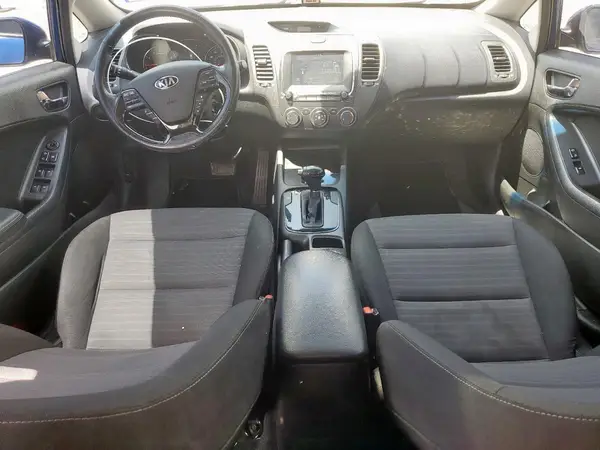 3KPFL4A74HE028892 2017 KIA FORTE - Image 8
