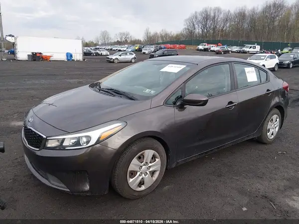 3KPFL4A74HE035695 2017 KIA FORTE - Image 2