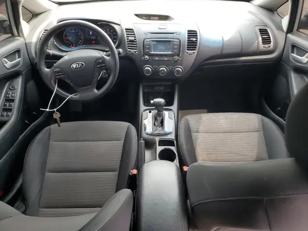 3KPFL4A74HE035759 2017 KIA FORTE - Image 8