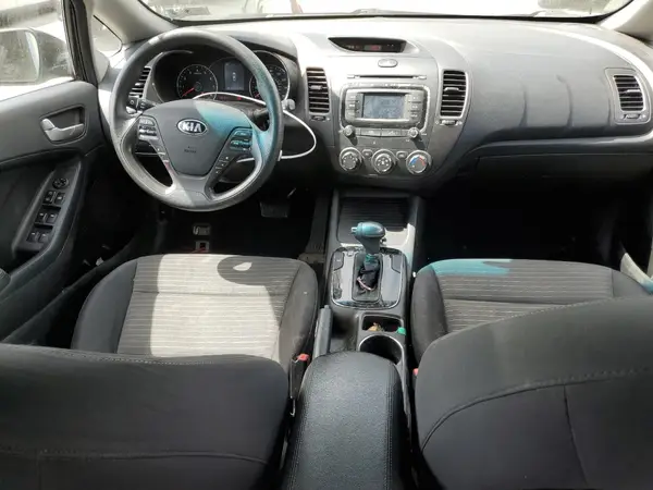 3KPFL4A74HE036958 2017 KIA FORTE - Image 8