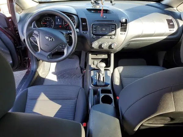 3KPFL4A74HE039164 2017 KIA FORTE - Image 8
