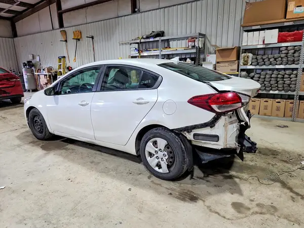 3KPFL4A74HE039942 2017 KIA FORTE - Image 2