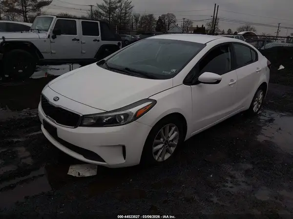 3KPFL4A74HE046518 2017 KIA FORTE - Image 2