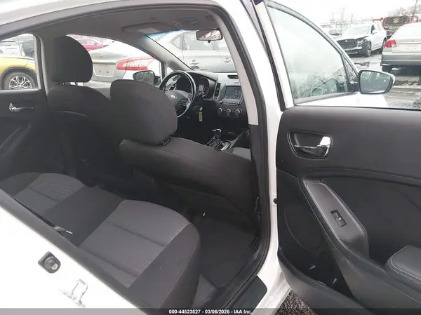 3KPFL4A74HE046518 2017 KIA FORTE - Image 8