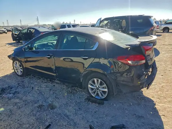 3KPFL4A74HE047071 2017 KIA FORTE - Image 2