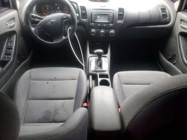 3KPFL4A74HE047460 2017 KIA FORTE - Image 8