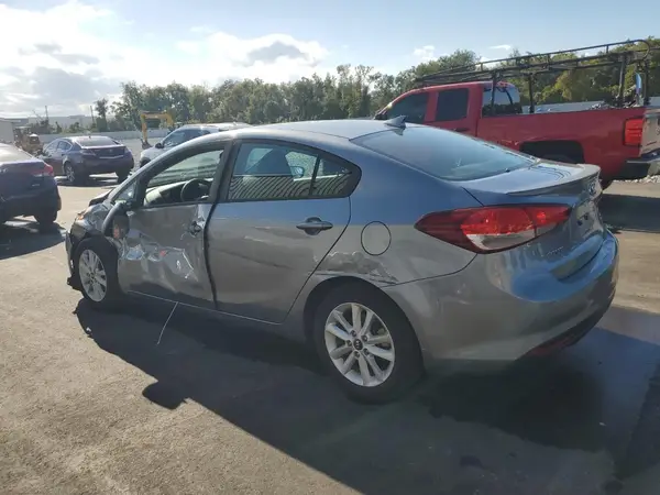 3KPFL4A74HE047510 2017 KIA FORTE - Image 2