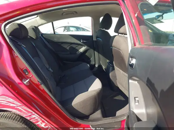 3KPFL4A74HE048768 2017 KIA FORTE - Image 8