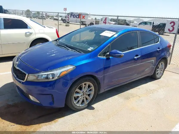 3KPFL4A74HE051167 2017 KIA FORTE - Image 2