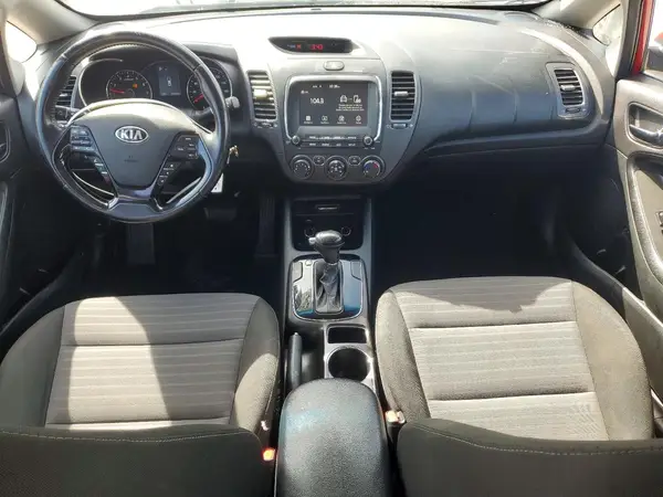 3KPFL4A74HE058250 2017 KIA FORTE - Image 8