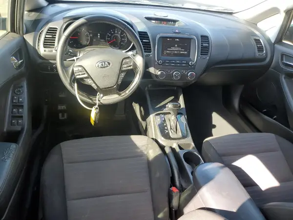 3KPFL4A74HE061178 2017 KIA FORTE - Image 8