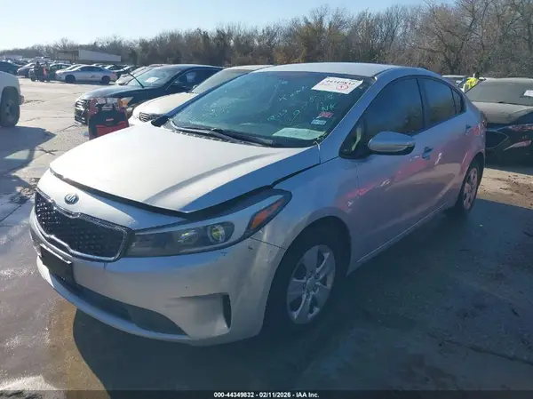 3KPFL4A74HE063819 2017 KIA FORTE - Image 2