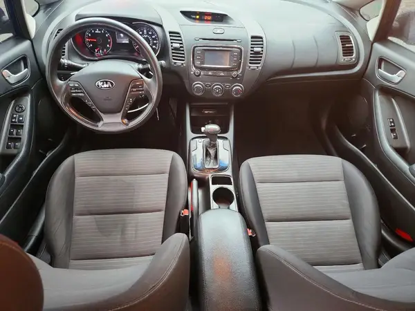 3KPFL4A74HE067269 2017 KIA FORTE - Image 8