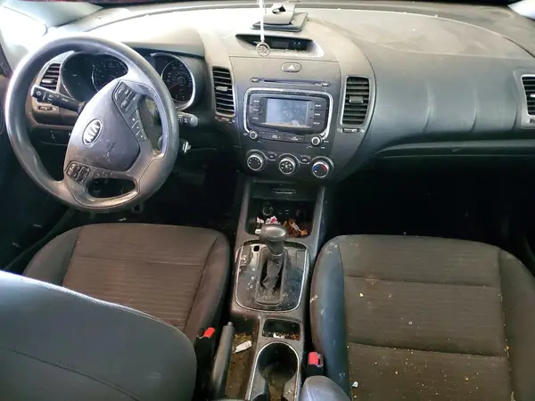 3KPFL4A74HE067370 2017 KIA FORTE - Image 8