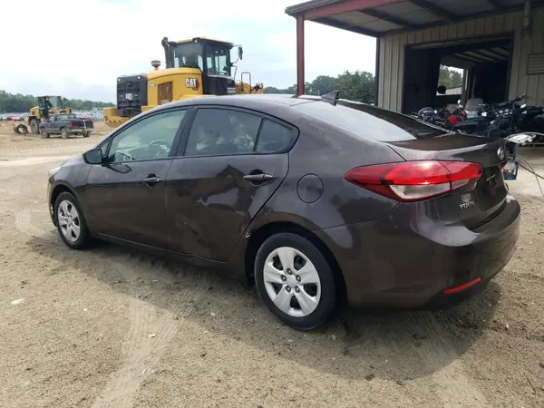 3KPFL4A74HE077848 2017 KIA FORTE - Image 2