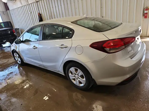3KPFL4A74HE081740 2017 KIA FORTE - Image 2