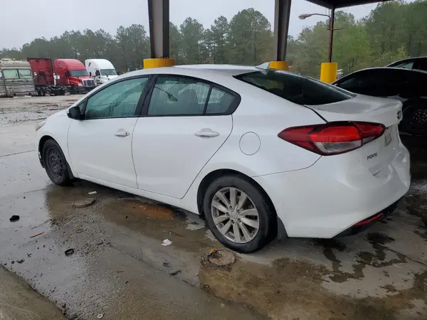 3KPFL4A74HE084847 2017 KIA FORTE - Image 2