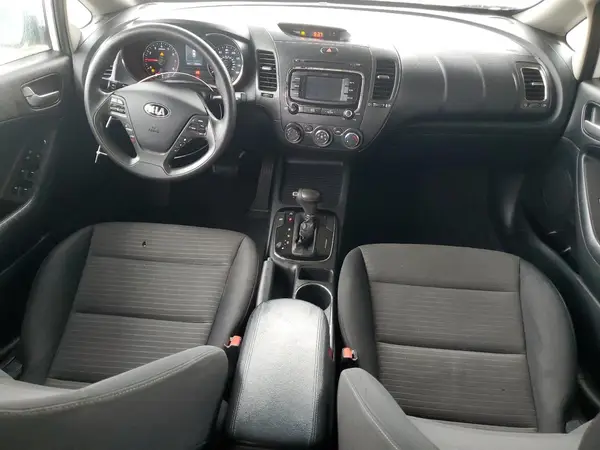 3KPFL4A74HE084847 2017 KIA FORTE - Image 8