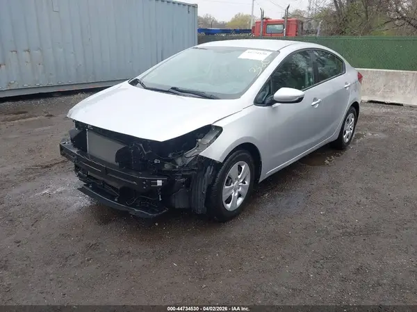 3KPFL4A74HE087117 2017 KIA FORTE - Image 2