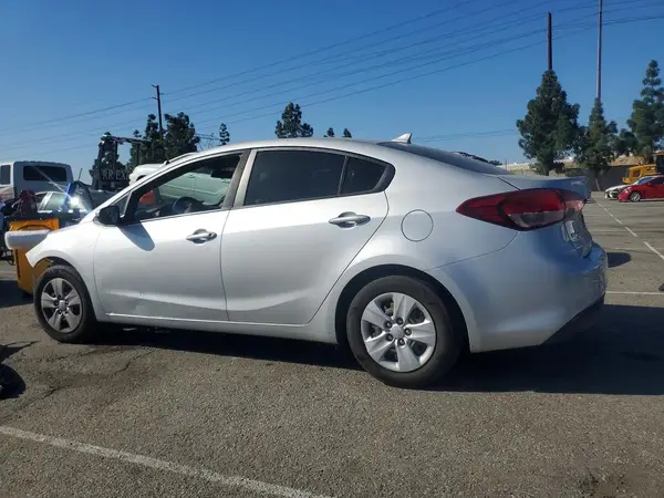 3KPFL4A74HE094200 2017 KIA FORTE - Image 2